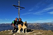 64 Alla croce di vetta di Cima Menna (2300 m)